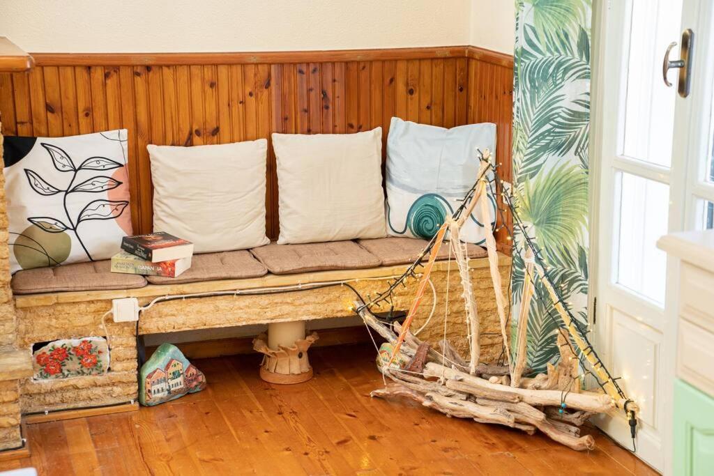 House Of Hapiness In Assos אסוס